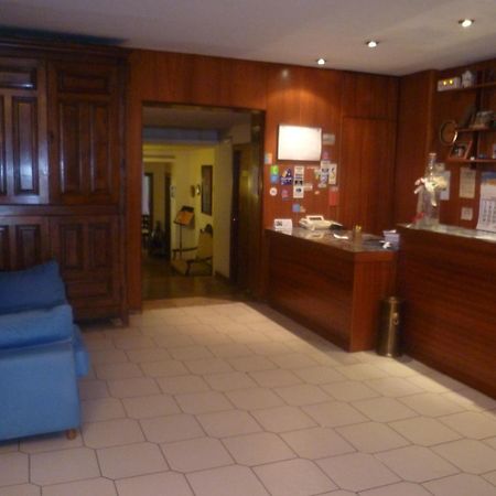 Hostal Pirineos Barbastro Eksteriør bilde