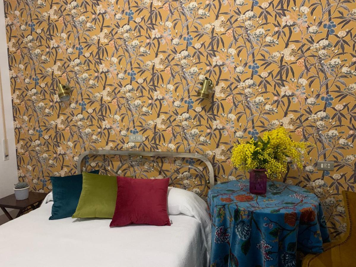 Hostal Pirineos Barbastro Eksteriør bilde
