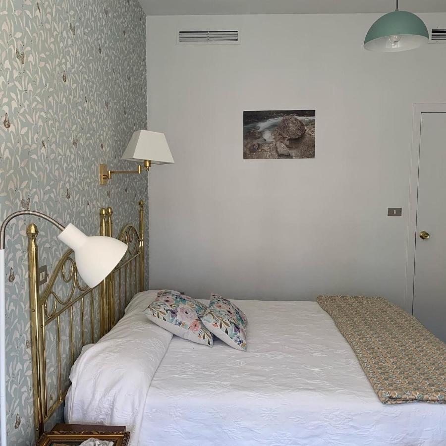 Hostal Pirineos Barbastro Eksteriør bilde
