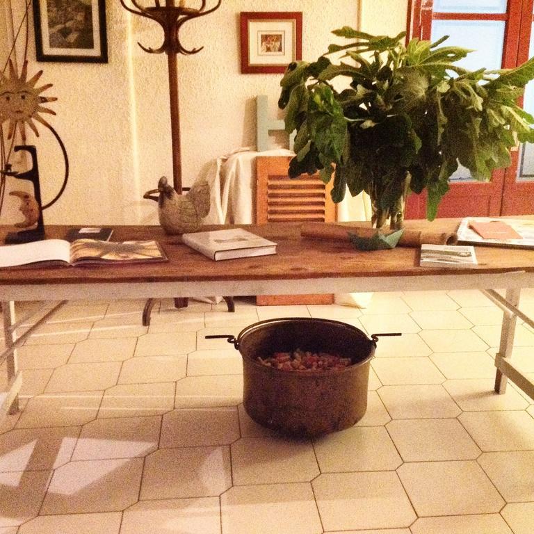Hostal Pirineos Barbastro Eksteriør bilde