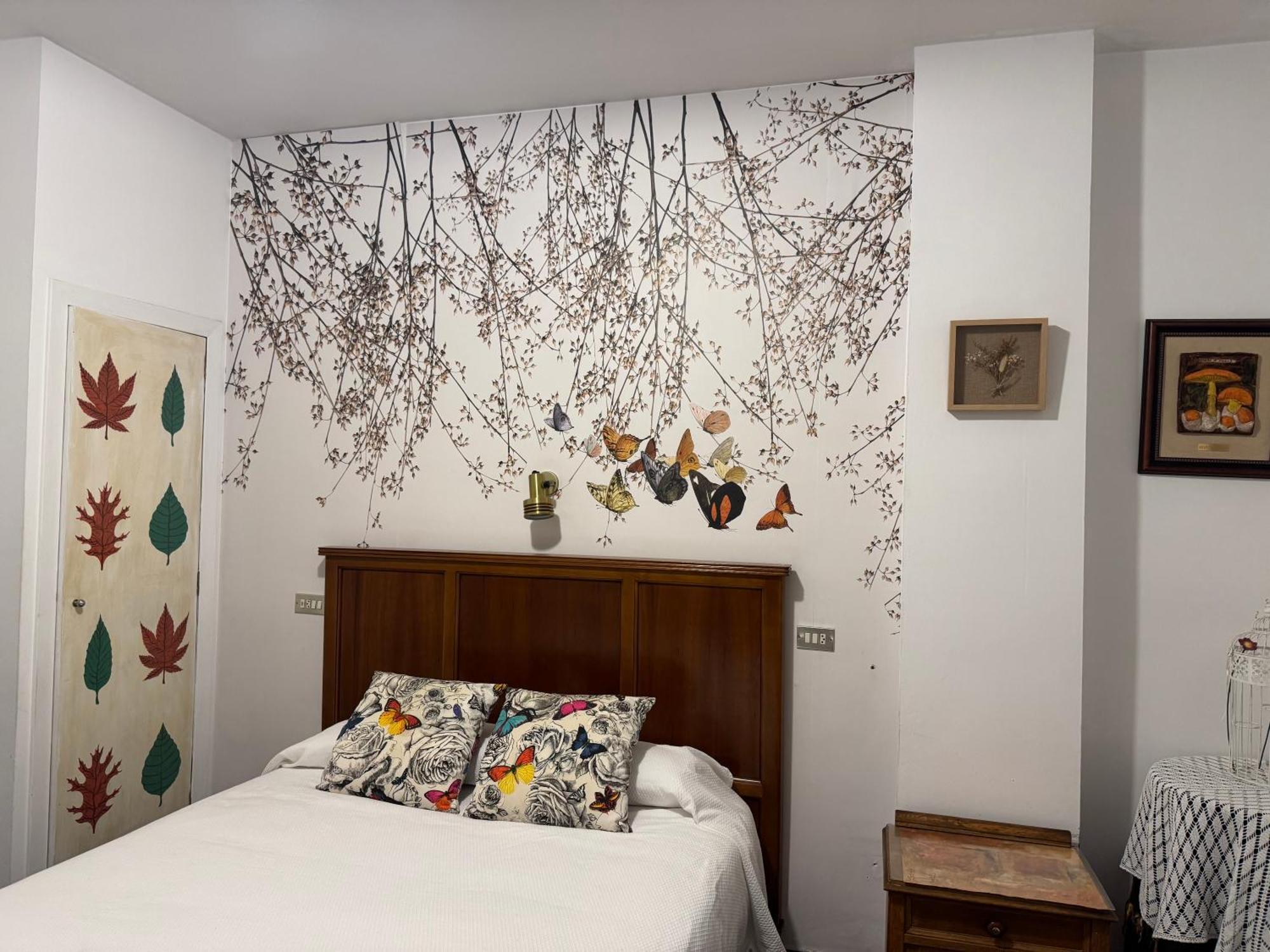 Hostal Pirineos Barbastro Eksteriør bilde