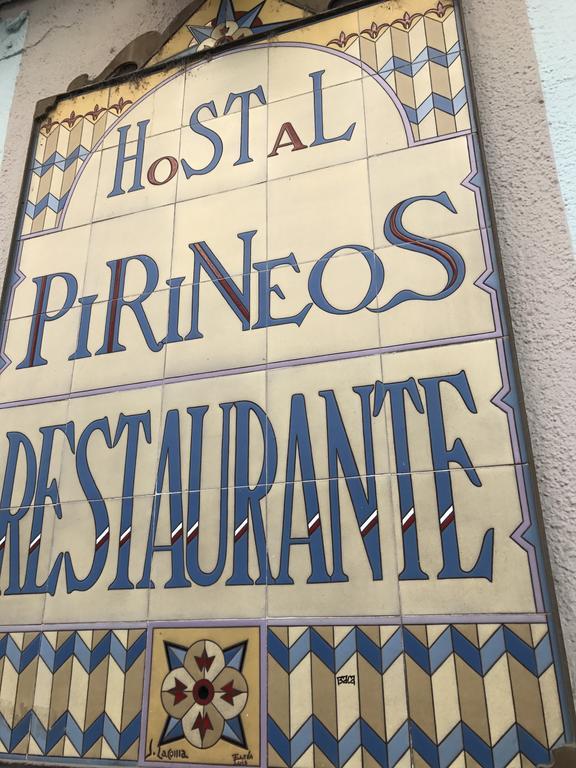 Hostal Pirineos Barbastro Eksteriør bilde
