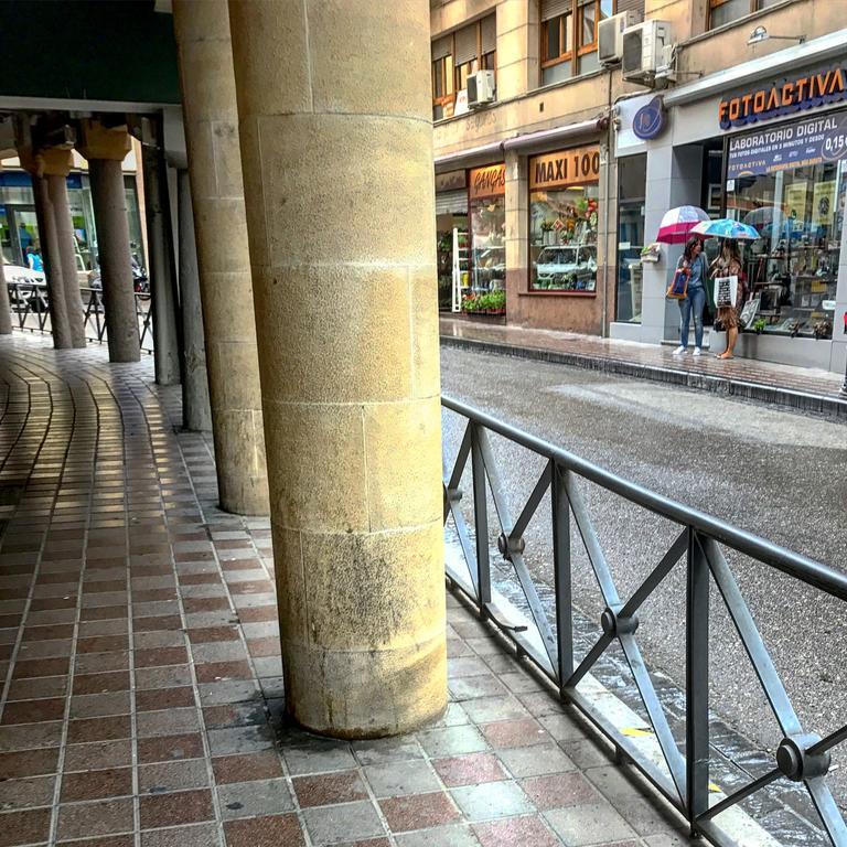 Hostal Pirineos Barbastro Eksteriør bilde
